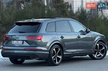 Позашляховик / Кросовер Audi Q7 2017 в Рівному