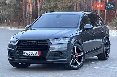 Позашляховик / Кросовер Audi Q7 2017 в Рівному