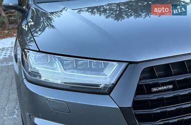 Позашляховик / Кросовер Audi Q7 2017 в Рівному