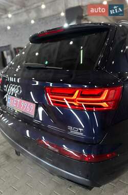 Внедорожник / Кроссовер Audi Q7 2018 в 