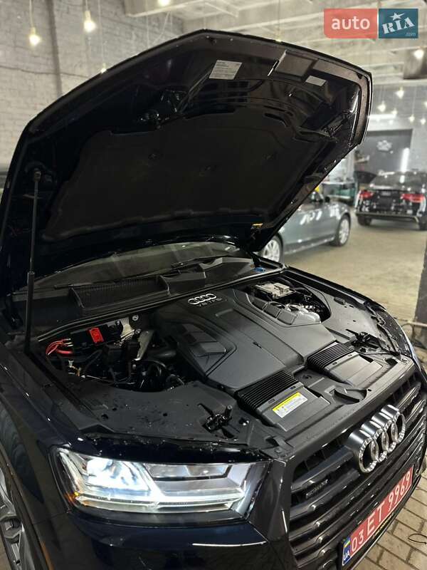 Позашляховик / Кросовер Audi Q7 2018 в Луцьку