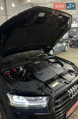 Внедорожник / Кроссовер Audi Q7 2018 в 