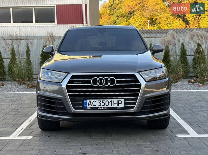 Внедорожник / Кроссовер Audi Q7 2016 в Луцке
