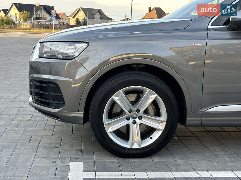 Внедорожник / Кроссовер Audi Q7 2016 в Луцке