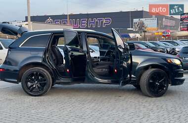 Позашляховик / Кросовер Audi Q7 2011 в 