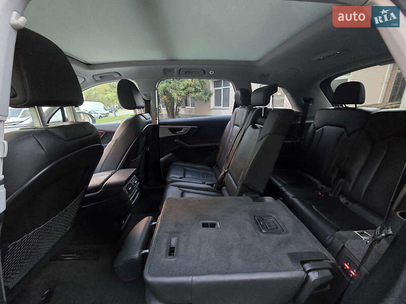 Позашляховик / Кросовер Audi Q7 2018 в Києві