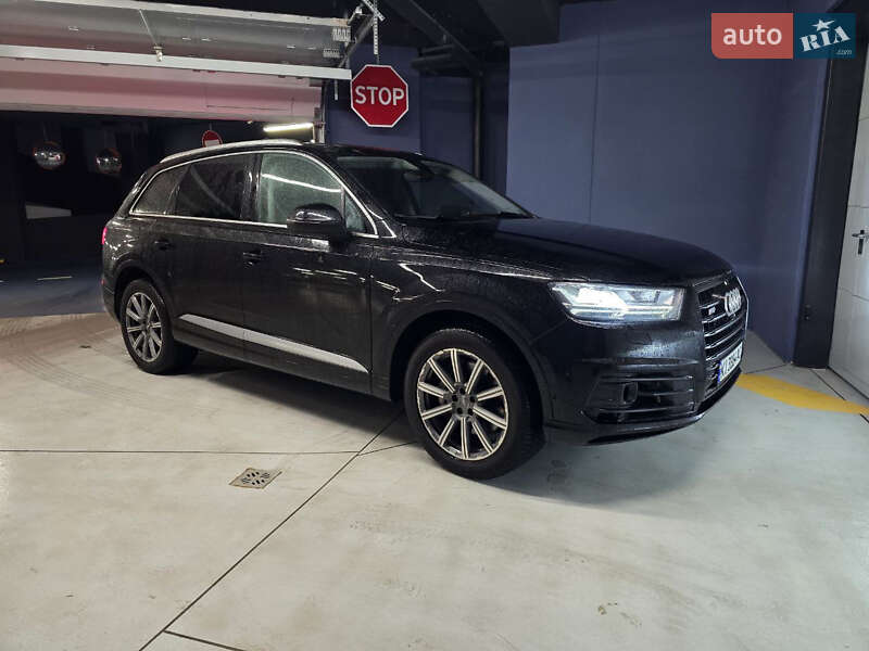 Позашляховик / Кросовер Audi Q7 2018 в Києві