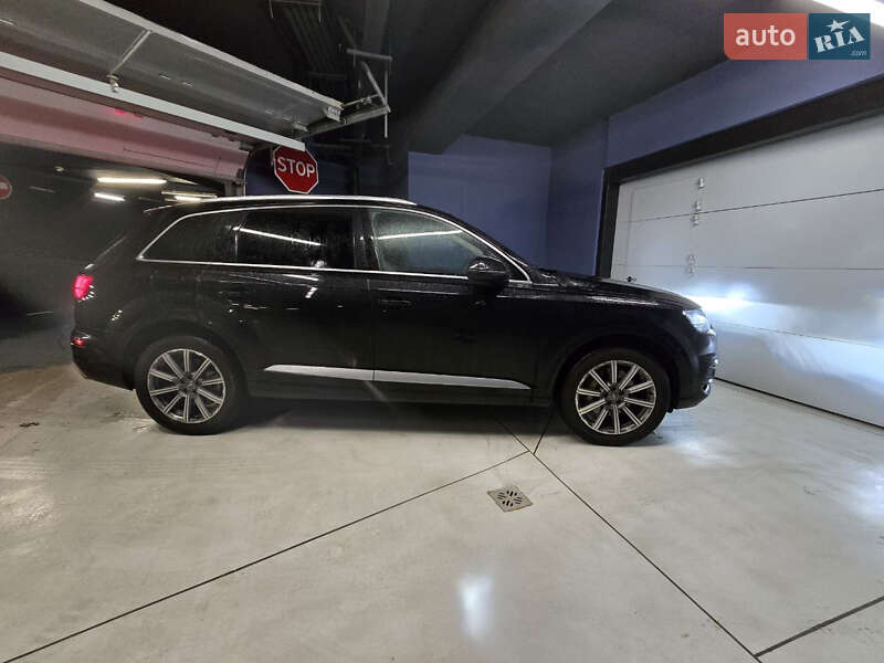 Позашляховик / Кросовер Audi Q7 2018 в Києві