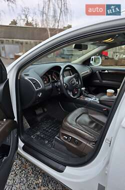 Позашляховик / Кросовер Audi Q7 2014 в 