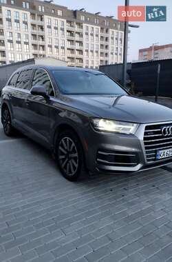 Позашляховик / Кросовер Audi Q7 2015 в Києві