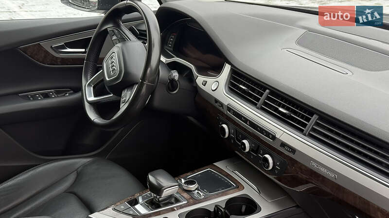 Позашляховик / Кросовер Audi Q7 2016 в Тернополі