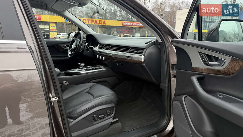 Позашляховик / Кросовер Audi Q7 2016 в Тернополі