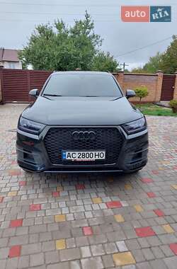 Внедорожник / Кроссовер Audi Q7 2016 в 