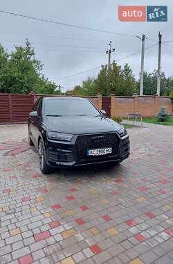 Внедорожник / Кроссовер Audi Q7 2016 в 
