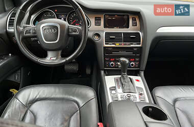 Позашляховик / Кросовер Audi Q7 2010 в 