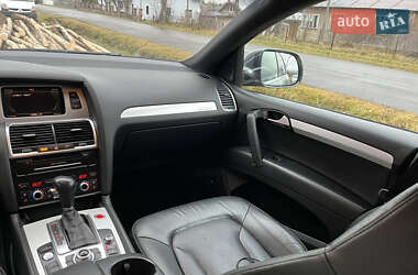 Позашляховик / Кросовер Audi Q7 2010 в 