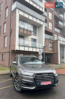 Позашляховик / Кросовер Audi Q7 2017 в 
