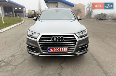 Позашляховик / Кросовер Audi Q7 2016 в Лубнах