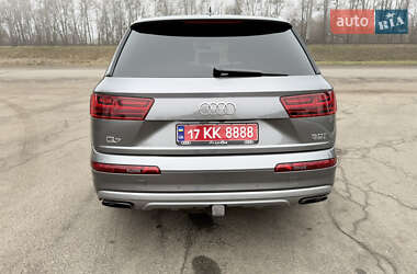 Позашляховик / Кросовер Audi Q7 2016 в Лубнах