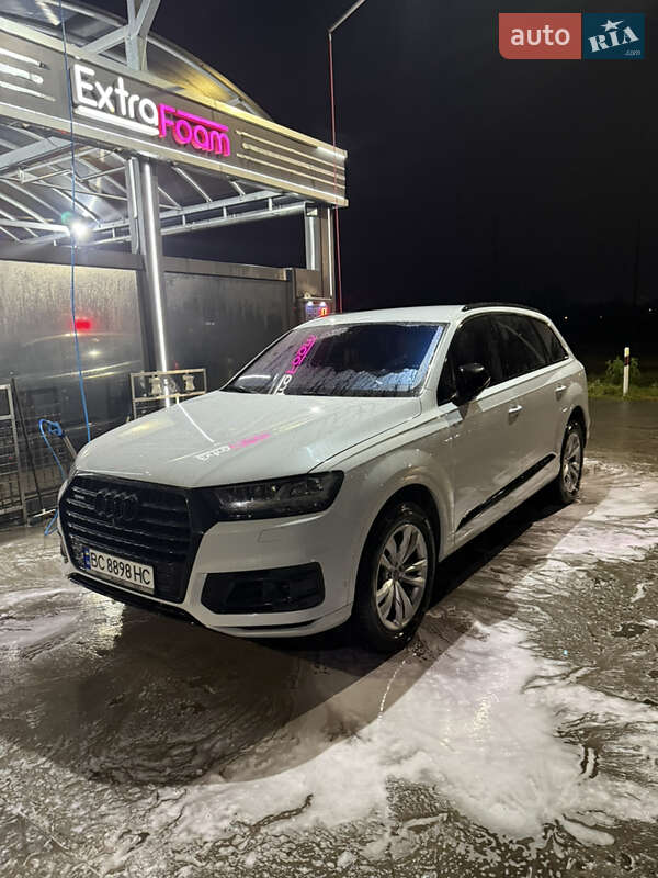 Позашляховик / Кросовер Audi Q7 2016 в Львові