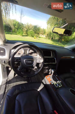Внедорожник / Кроссовер Audi Q7 2013 в 