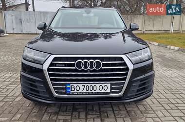 Внедорожник / Кроссовер Audi Q7 2016 в 