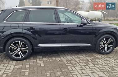 Внедорожник / Кроссовер Audi Q7 2016 в 
