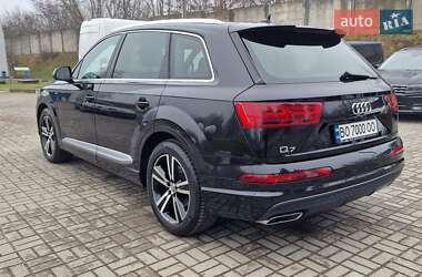 Внедорожник / Кроссовер Audi Q7 2016 в 