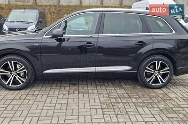 Внедорожник / Кроссовер Audi Q7 2016 в 