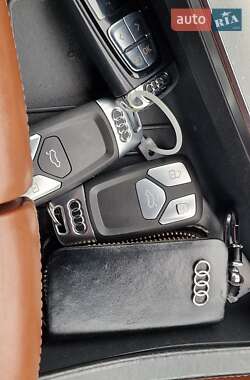 Внедорожник / Кроссовер Audi Q7 2016 в 