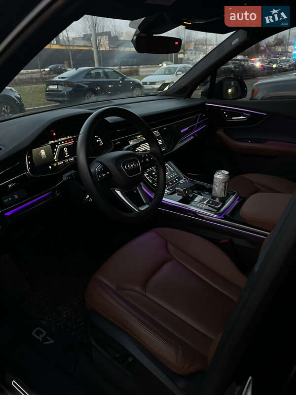 Позашляховик / Кросовер Audi Q7 2021 в Києві фото 12 Позашляховик / Кросовер Audi Q7 2021 в Києві