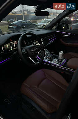 Внедорожник / Кроссовер Audi Q7 2021 в 