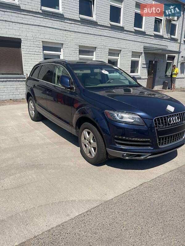 Позашляховик / Кросовер Audi Q7 2012 в Володимирі