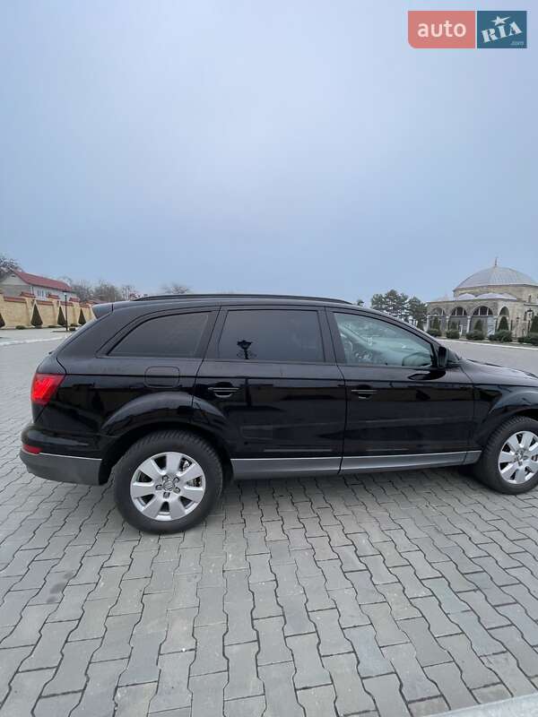 Внедорожник / Кроссовер Audi Q7 2013 в Измаиле