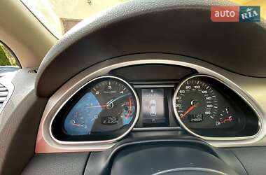 Позашляховик / Кросовер Audi Q7 2012 в 