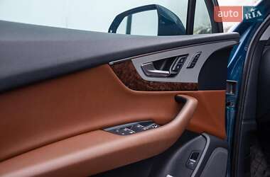 Внедорожник / Кроссовер Audi Q7 2018 в 