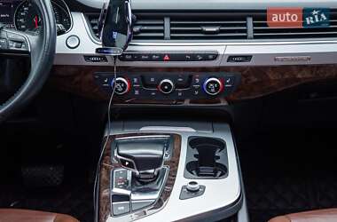 Внедорожник / Кроссовер Audi Q7 2018 в 