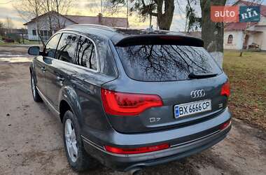 Позашляховик / Кросовер Audi Q7 2011 в 