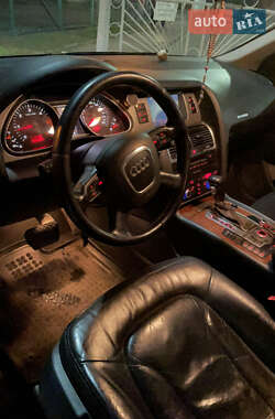 Внедорожник / Кроссовер Audi Q7 2007 в 