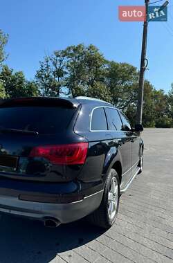 Внедорожник / Кроссовер Audi Q7 2012 в 