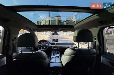 Внедорожник / Кроссовер Audi Q7 2017 в 