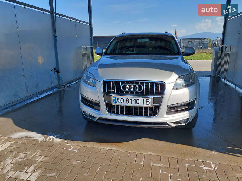 Внедорожник / Кроссовер Audi Q7 2014 в 