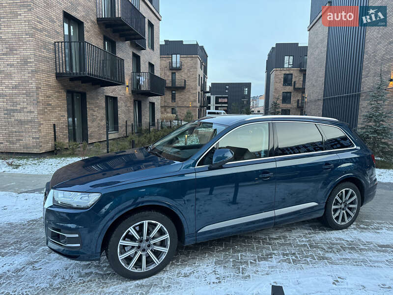 Позашляховик / Кросовер Audi Q7 2017 в Івано-Франківську