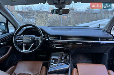 Позашляховик / Кросовер Audi Q7 2017 в 