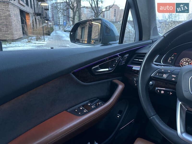 Позашляховик / Кросовер Audi Q7 2017 в Івано-Франківську