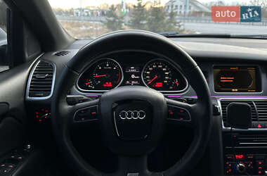 Позашляховик / Кросовер Audi Q7 2010 в 