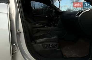 Позашляховик / Кросовер Audi Q7 2010 в 