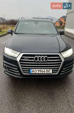 Внедорожник / Кроссовер Audi Q7 2017 в 