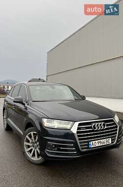 Внедорожник / Кроссовер Audi Q7 2017 в 