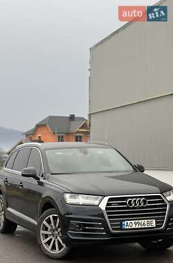 Внедорожник / Кроссовер Audi Q7 2017 в Хусте
